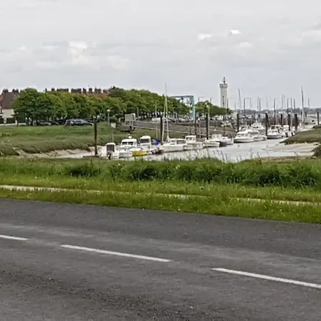 De La Hourdeliere, Au Hourdel Cote Baie, كايو سور مير